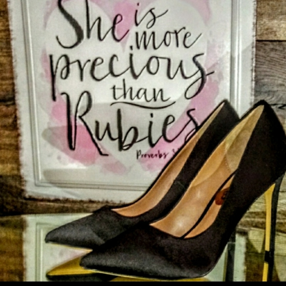 Call It Spring Shoe Size 8 Satin Point Toe EUC - Picture 6 of 10